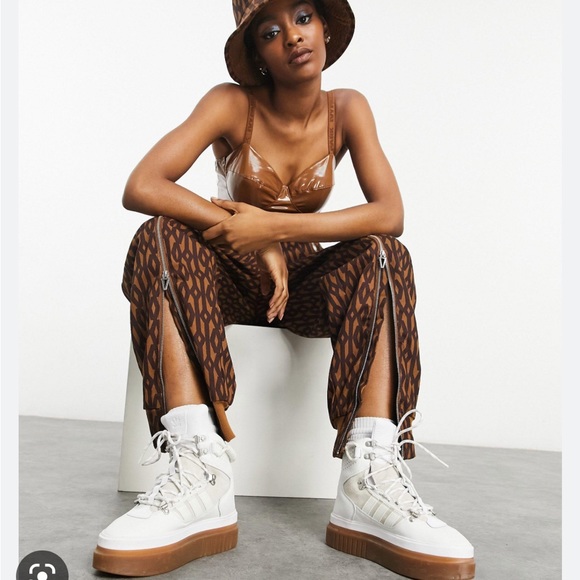 IVY PARK x ADIDAS IVP Super Sleek Boots - Picture 8 of 14